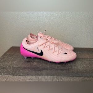 Nike Phantom GX II Elite AG Pro “Crimson Pink”
- Size 11.5 Men.